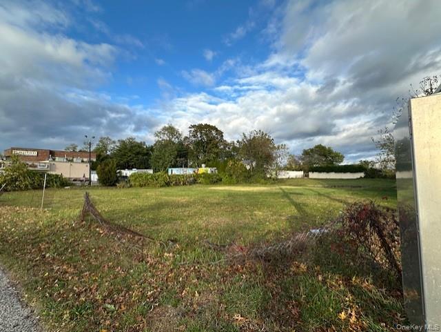 350 Commack Road Property Photo 8