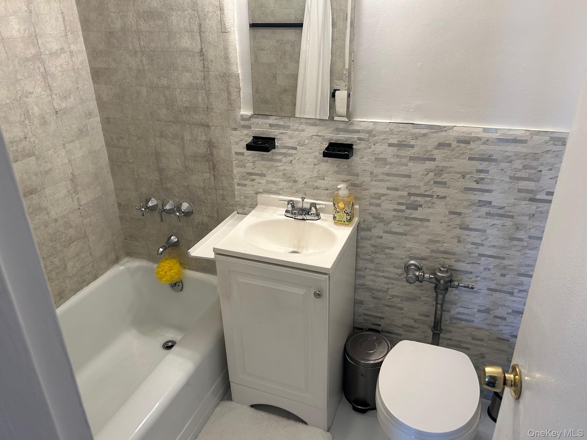 4 Sadore Lane 7m Property Photo 10