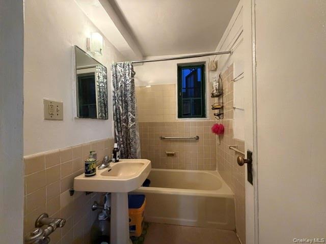 1670 Metropolitan Avenue 3F Property Photo 1