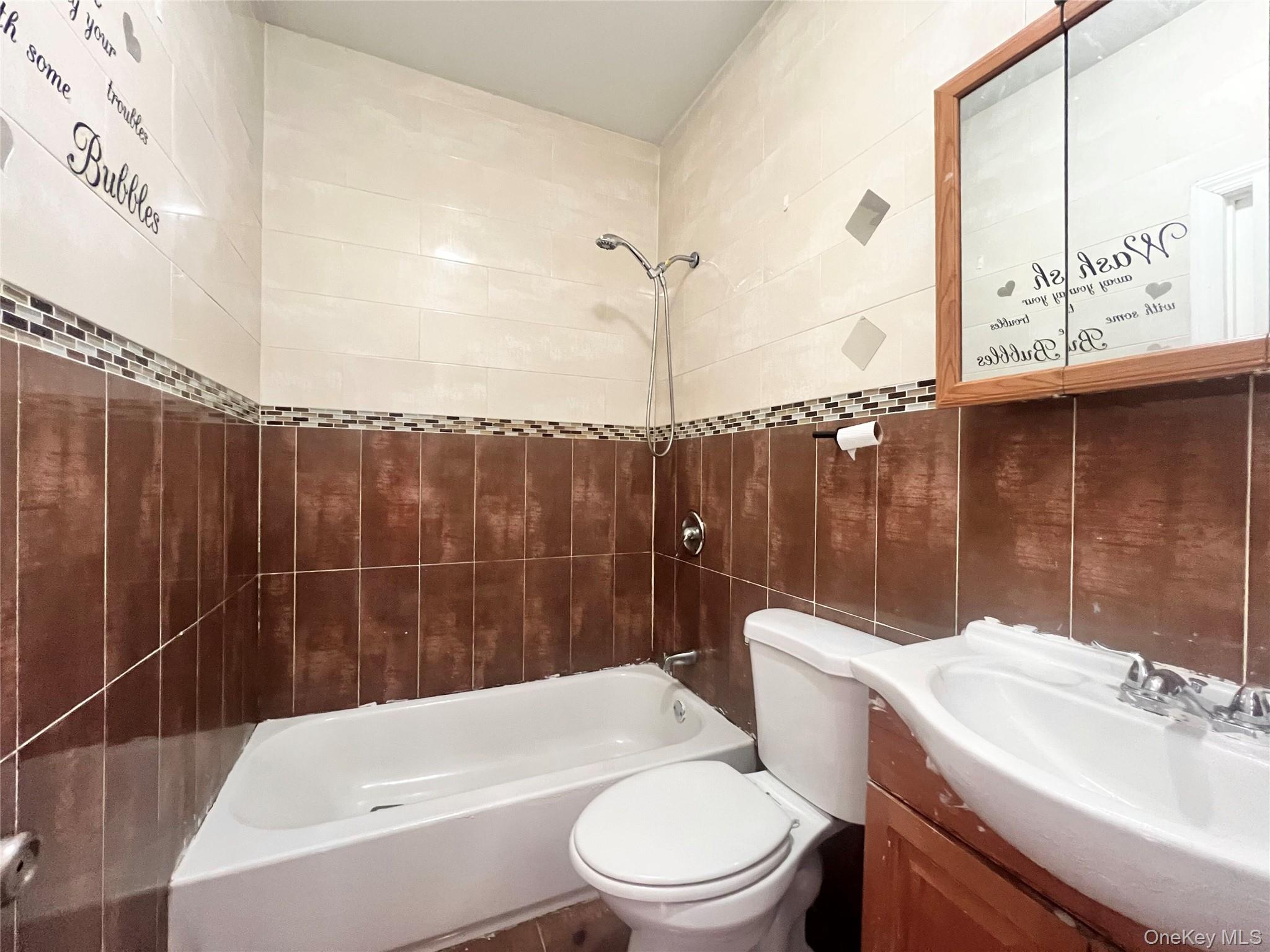 1094 Blake Avenue 2fam Property Photo 7