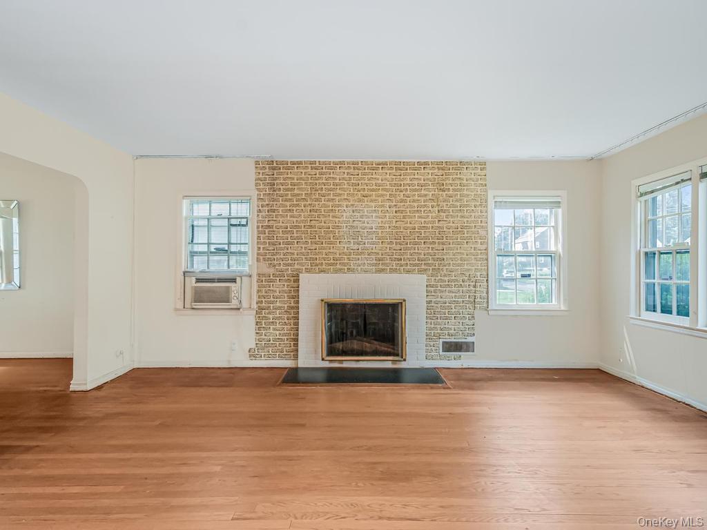 37 Poe Street Property Photo 4