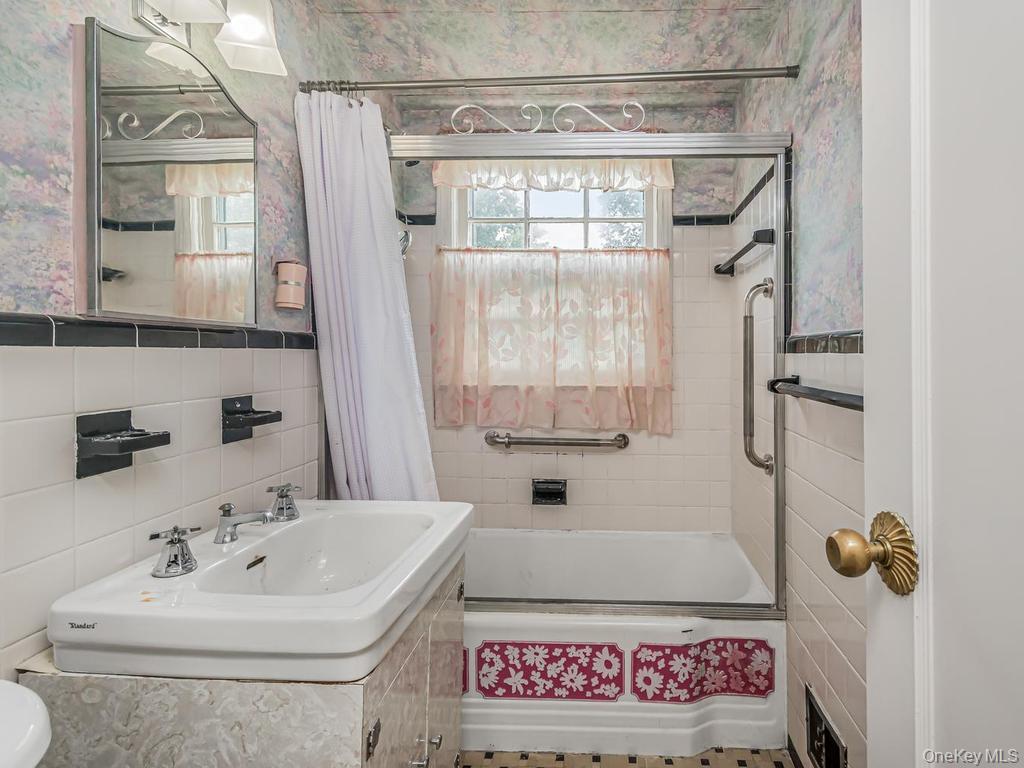 37 Poe Street Property Photo 19