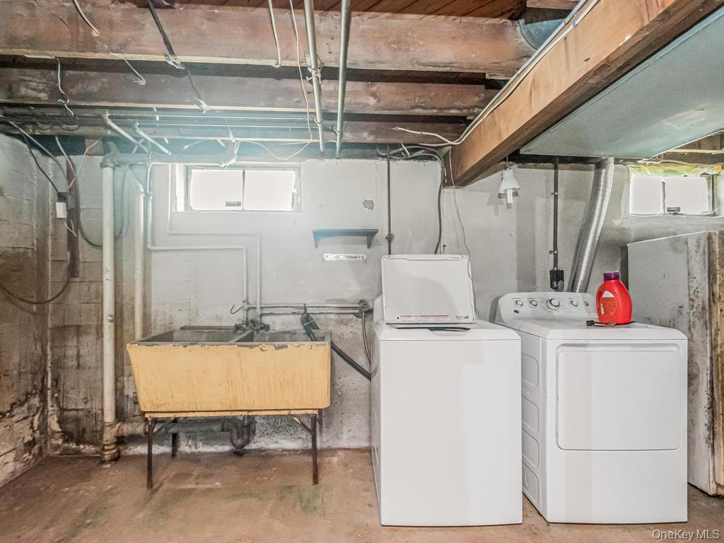 37 Poe Street Property Photo 23