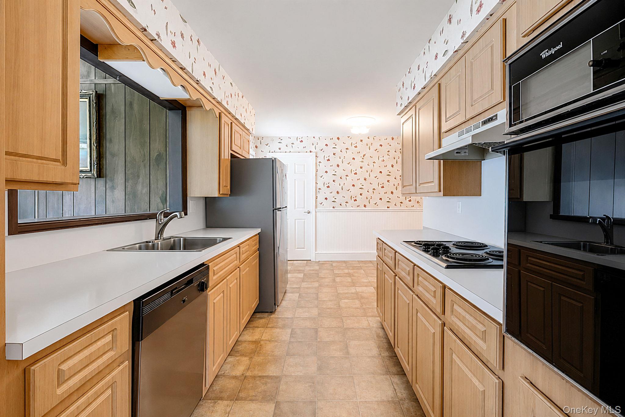 398 Clocks Boulevard Property Photo 28