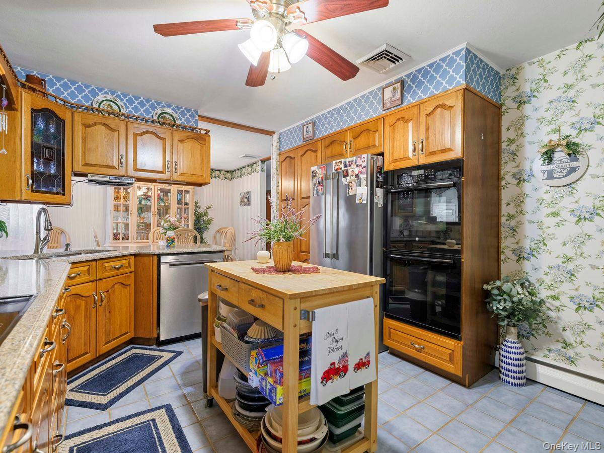 105 S Chapel Hill Road Property Photo 2
