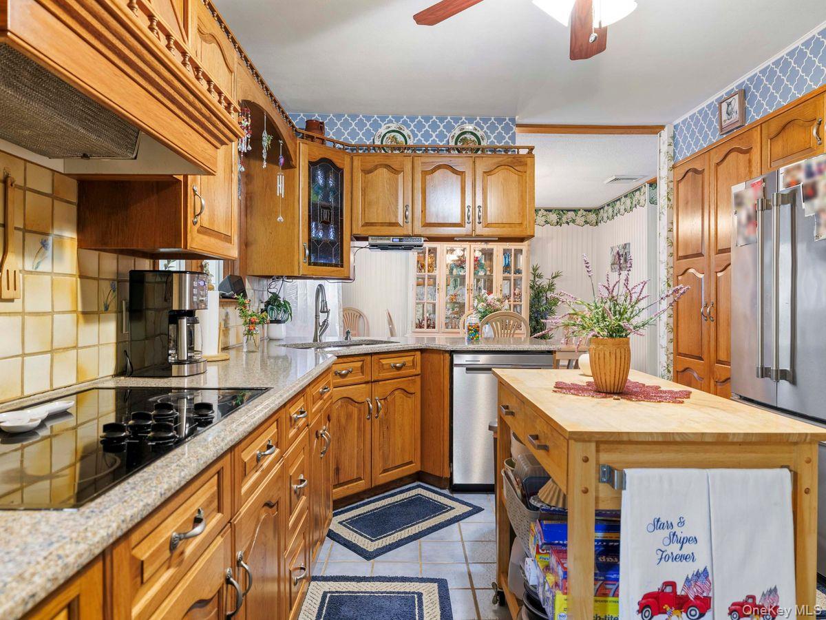 105 S Chapel Hill Road Property Photo 4