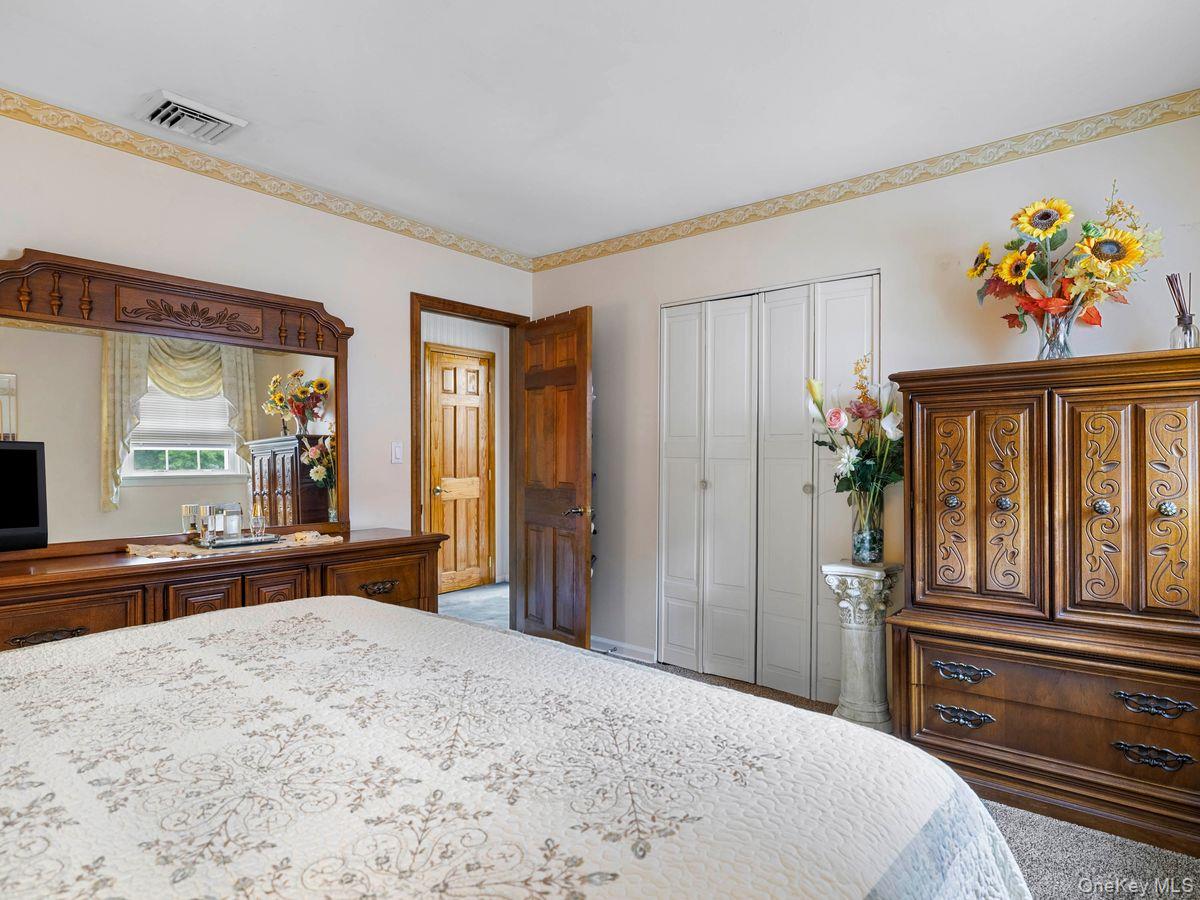 105 S Chapel Hill Road Property Photo 18