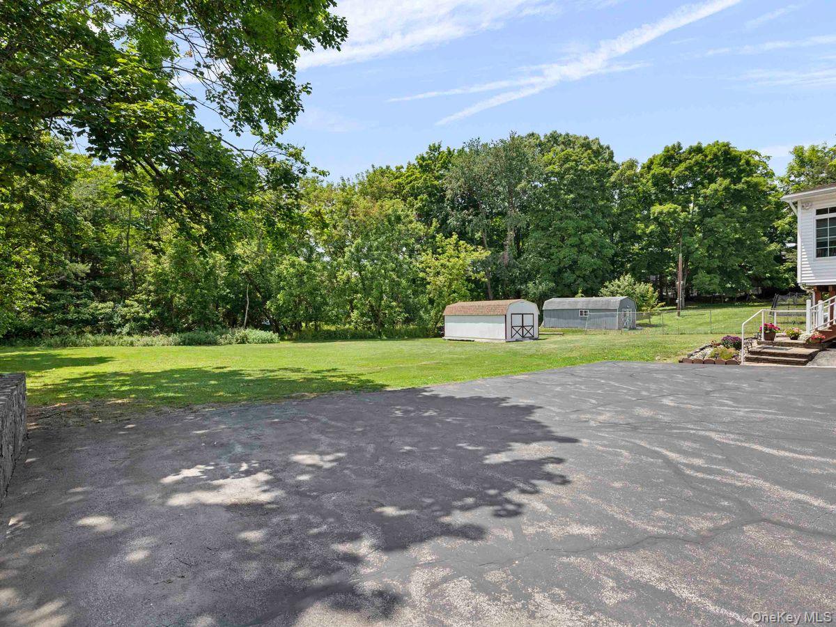105 S Chapel Hill Road Property Photo 26