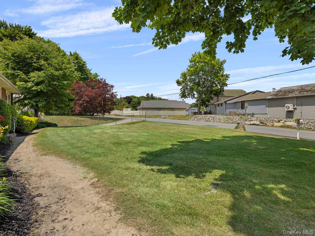 105 S Chapel Hill Road Property Photo 33