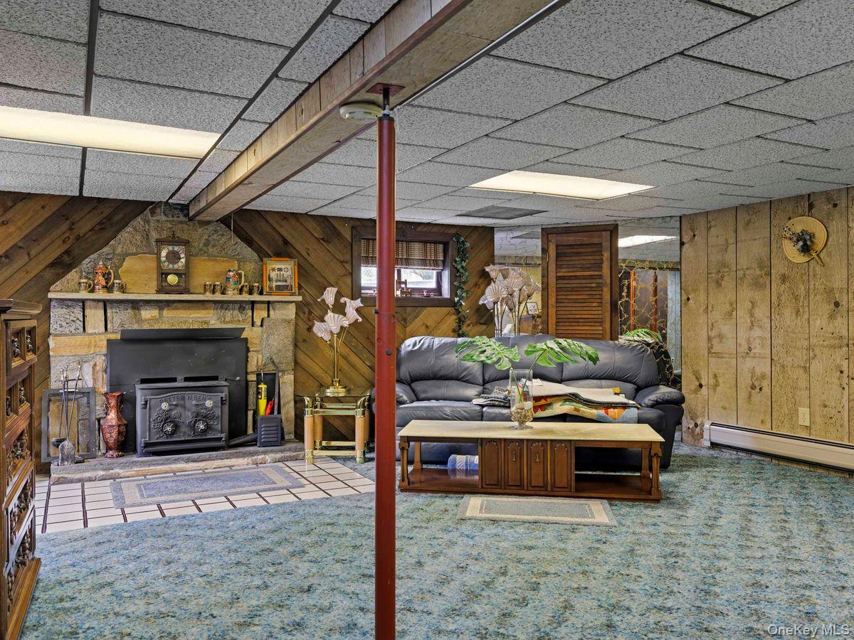105 S Chapel Hill Road Property Photo 43