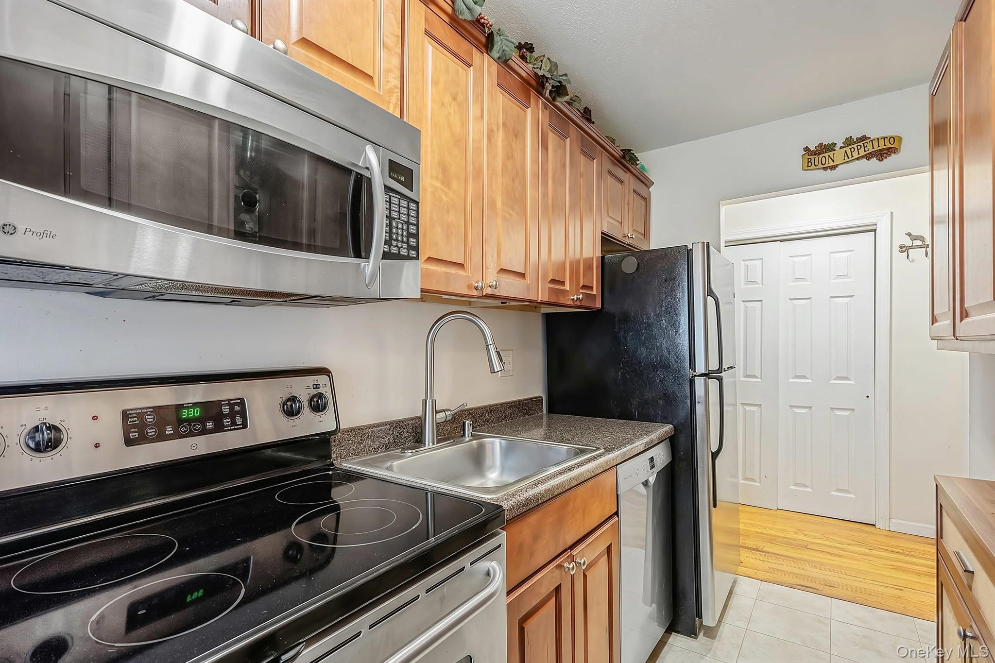 2453 Union Blvd 24a Property Photo 6