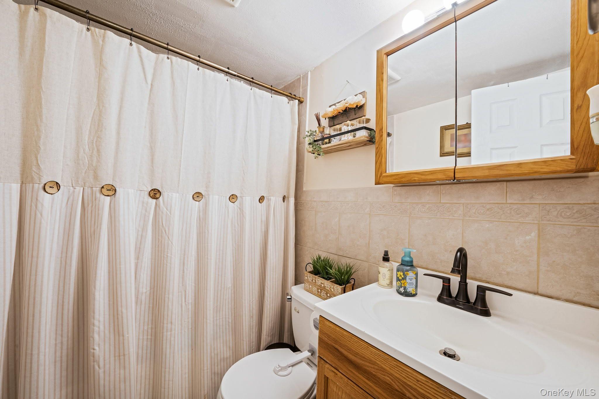 2453 Union Blvd 24a Property Photo 10
