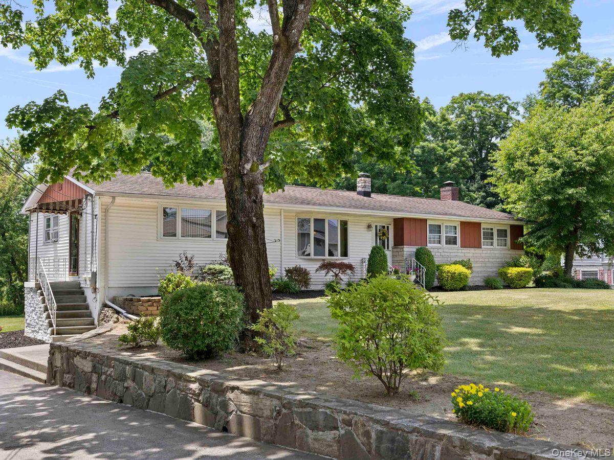 105 S Chapel Hill Road Property Photo 1