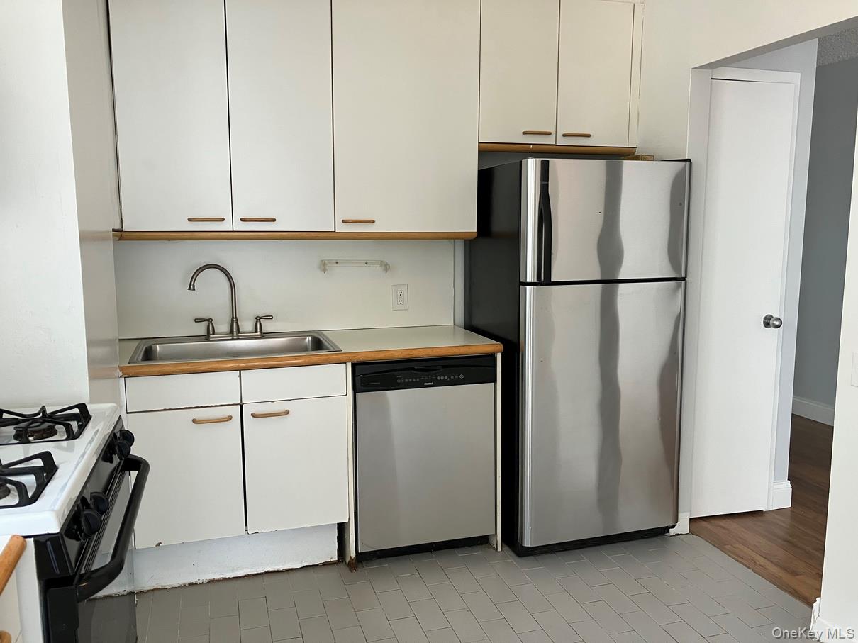10 Cottage Place 2e Property Photo 6