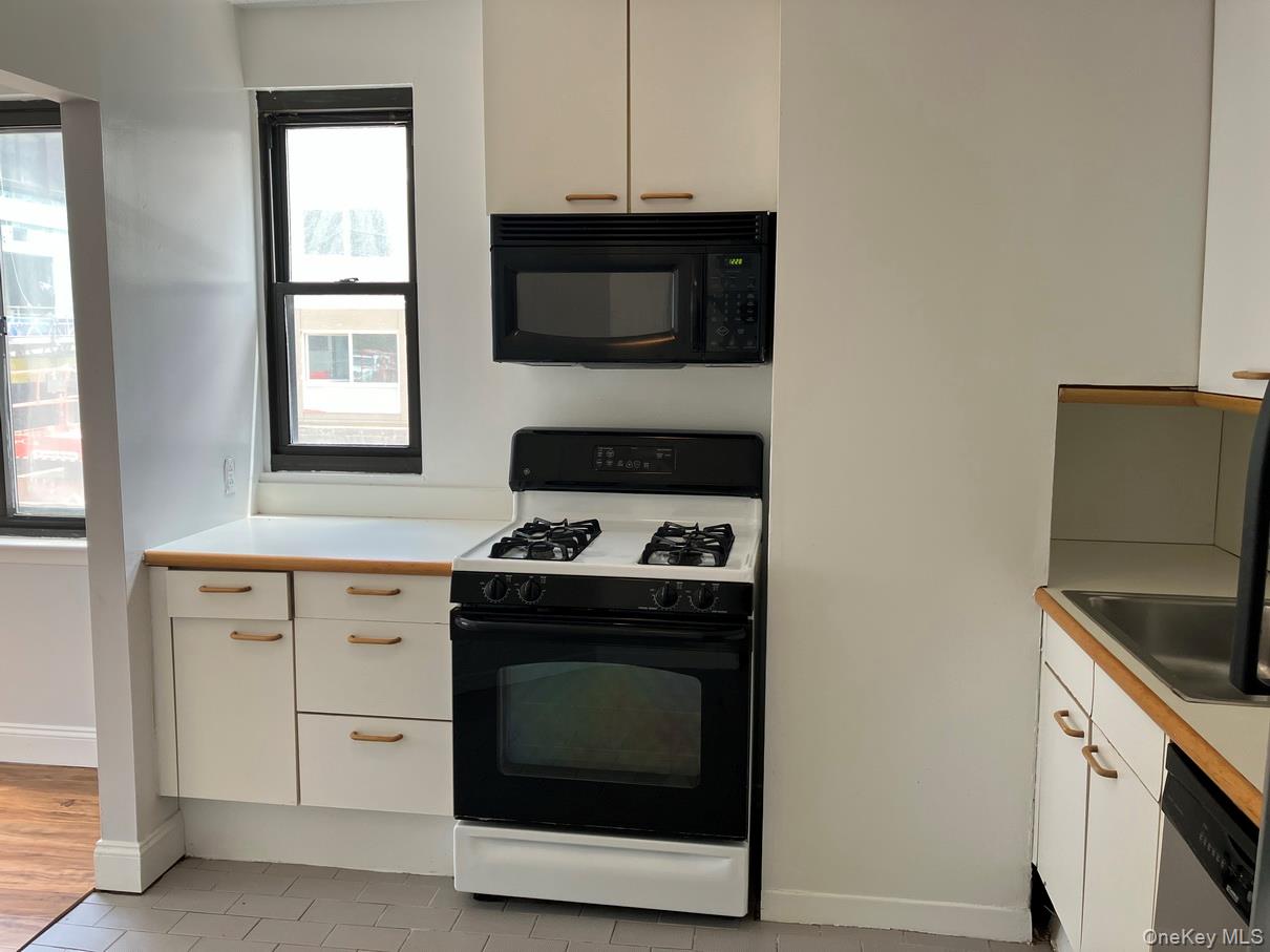 10 Cottage Place 2e Property Photo 7