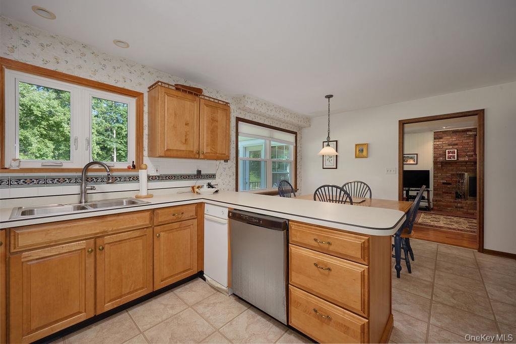 10 Stoutenburgh Drive Property Photo 14