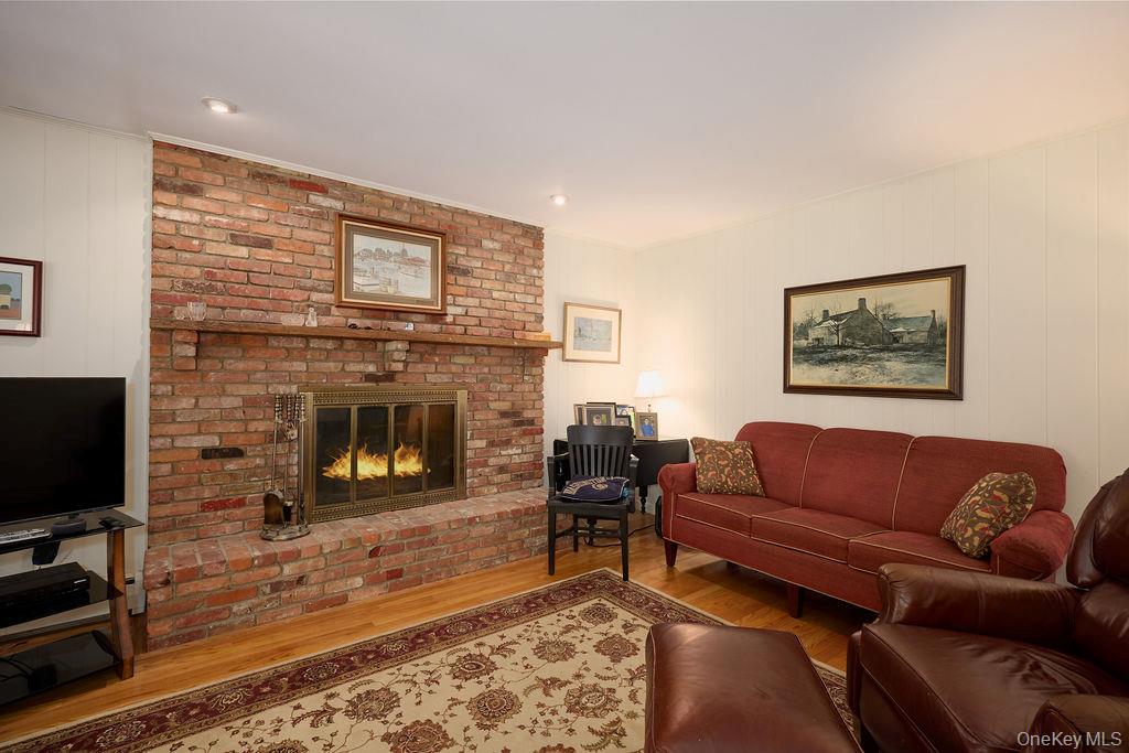 10 Stoutenburgh Drive Property Photo 18