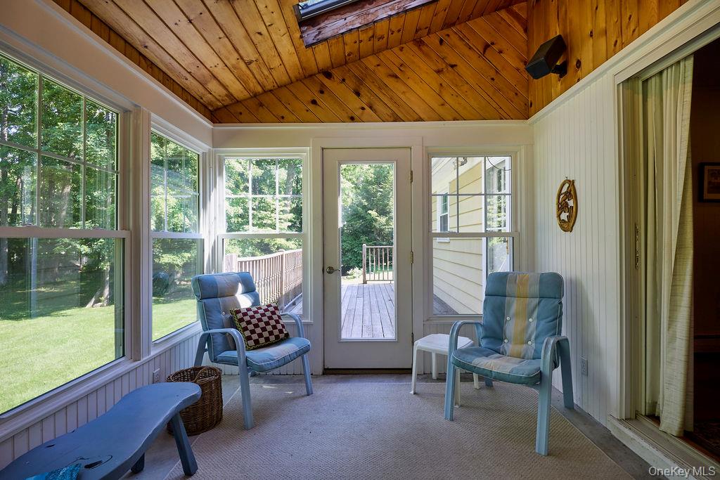10 Stoutenburgh Drive Property Photo 23