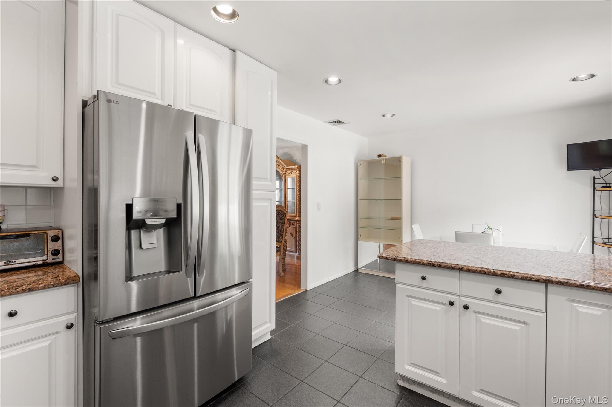 24 Walnut Street Property Photo 7