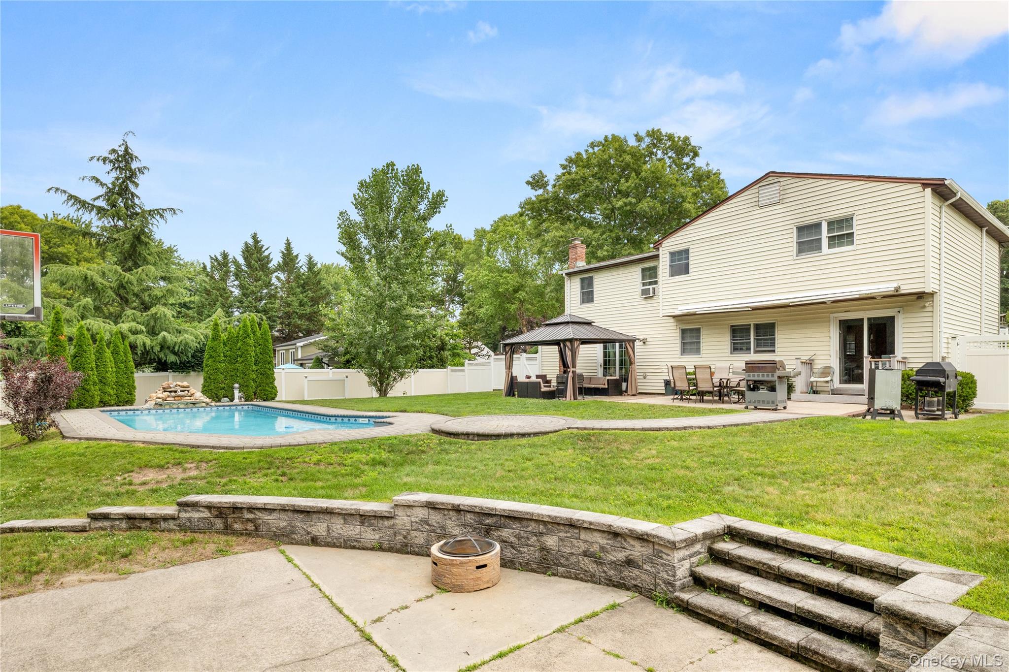 24 Walnut Street Property Photo 22