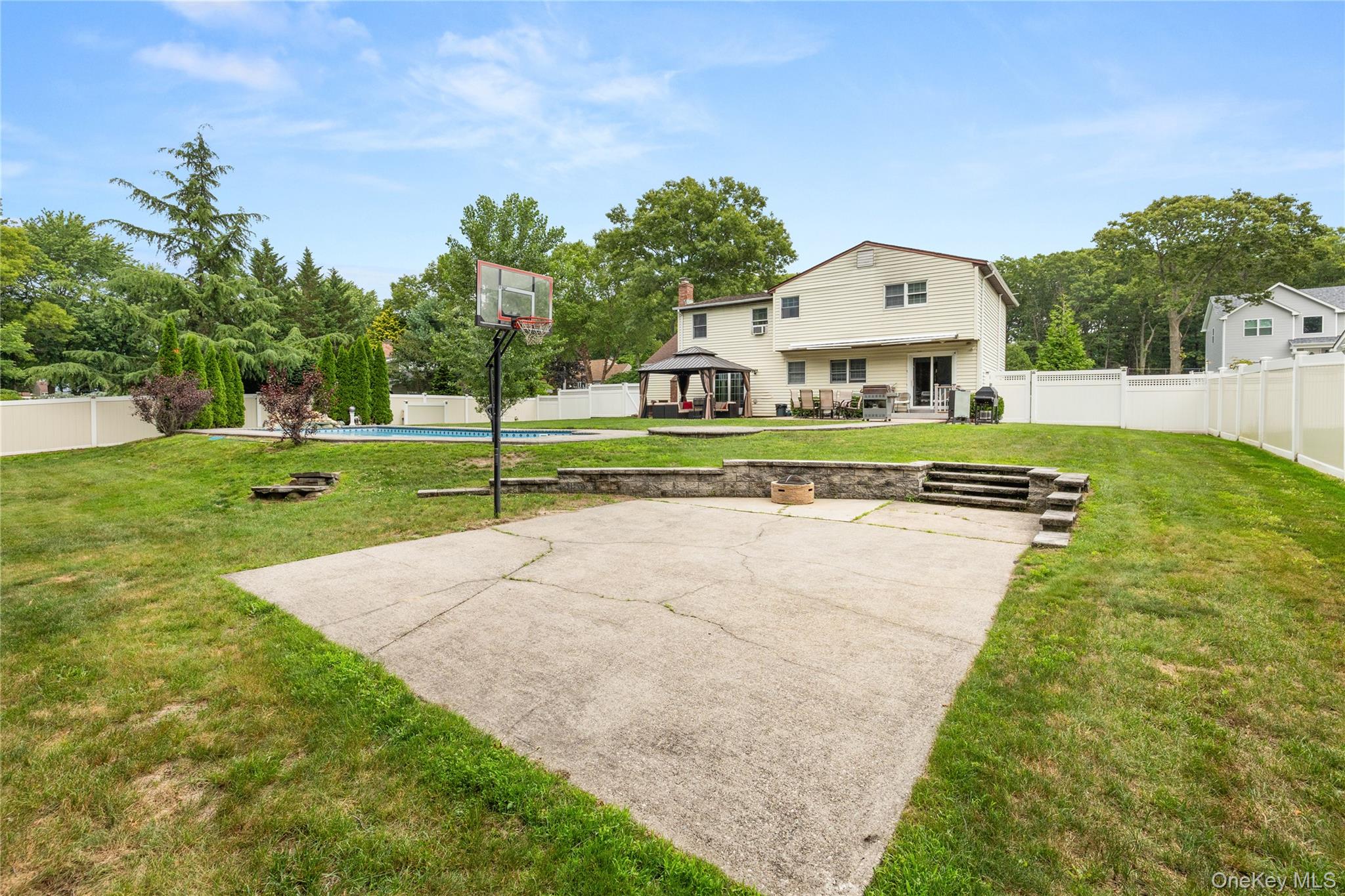 24 Walnut Street Property Photo 23