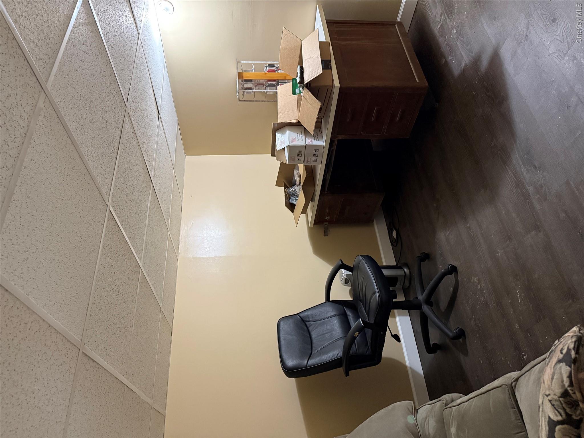 1591 Dutch Broadway Property Photo 8