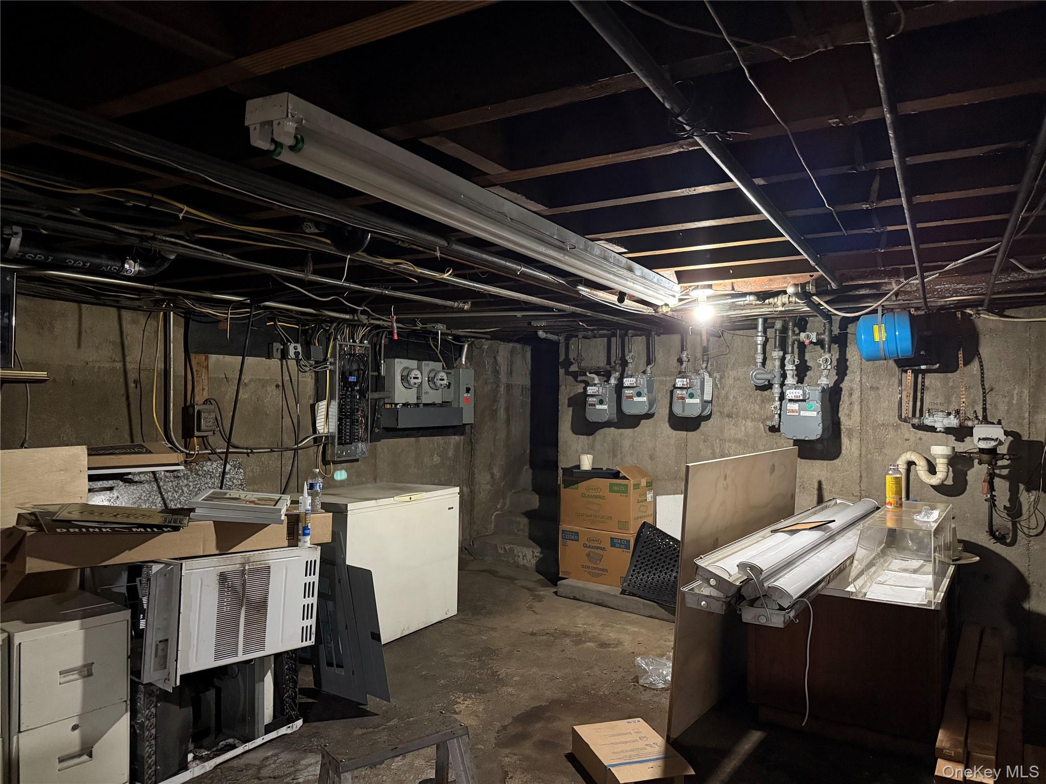 1591 Dutch Broadway Property Photo 10