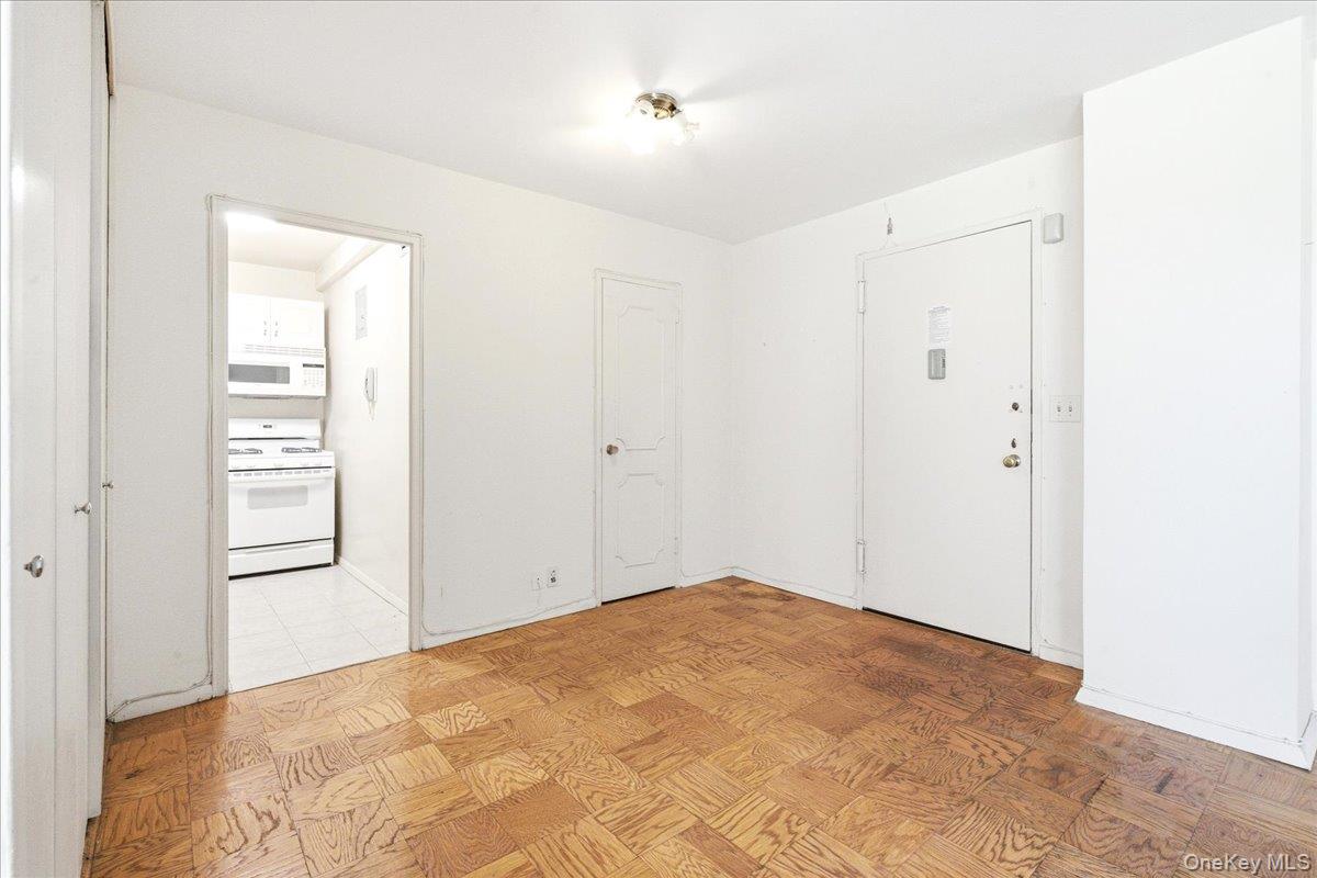 70-25 Yellowstone Boulevard 5a Property Photo 5