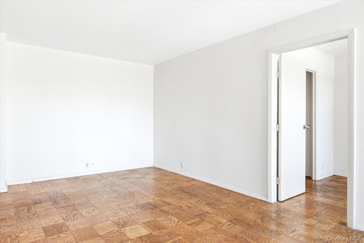 70-25 Yellowstone Boulevard 5a Property Photo 12