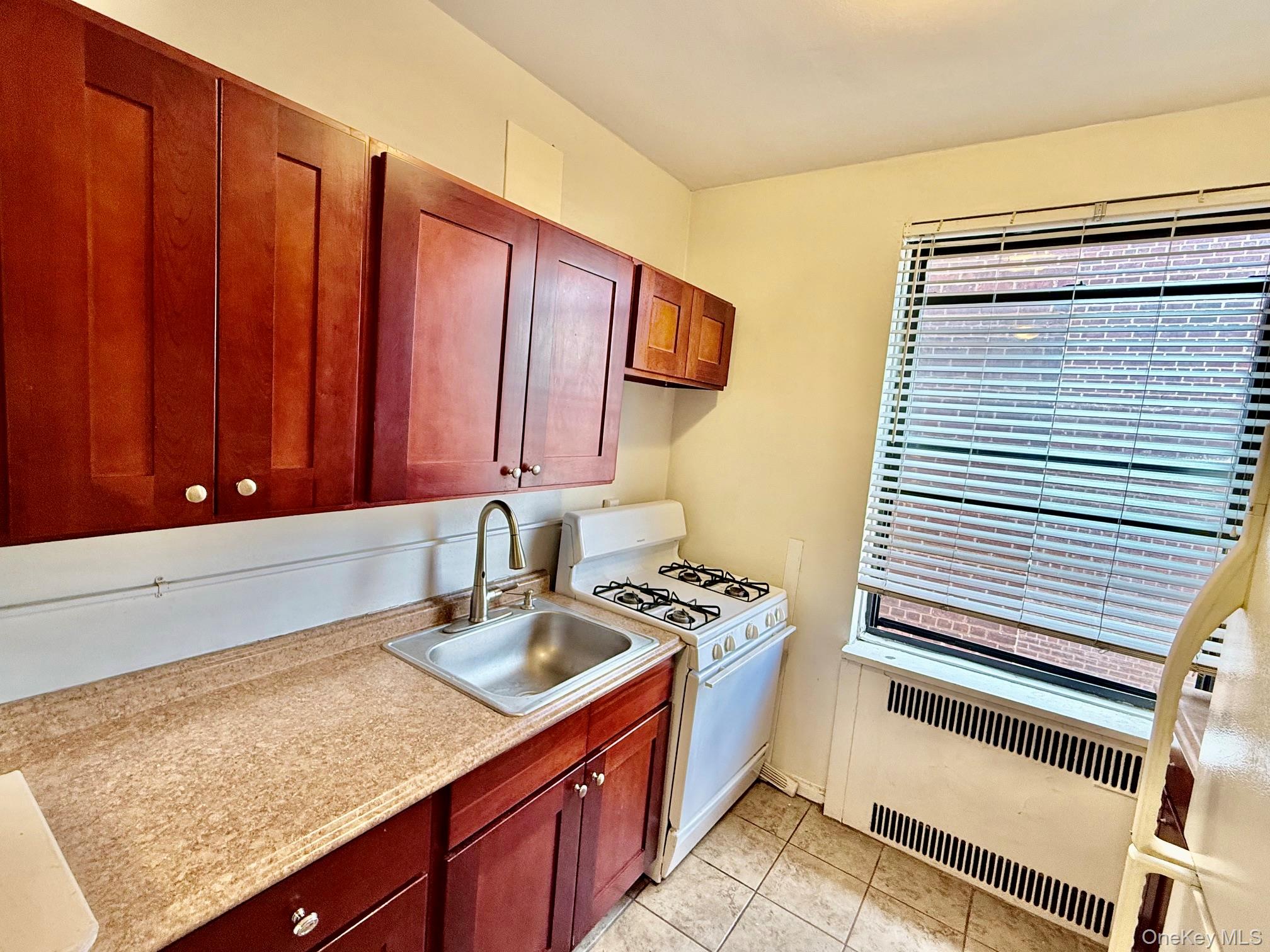 210 Martine Avenue 6l Property Photo 4