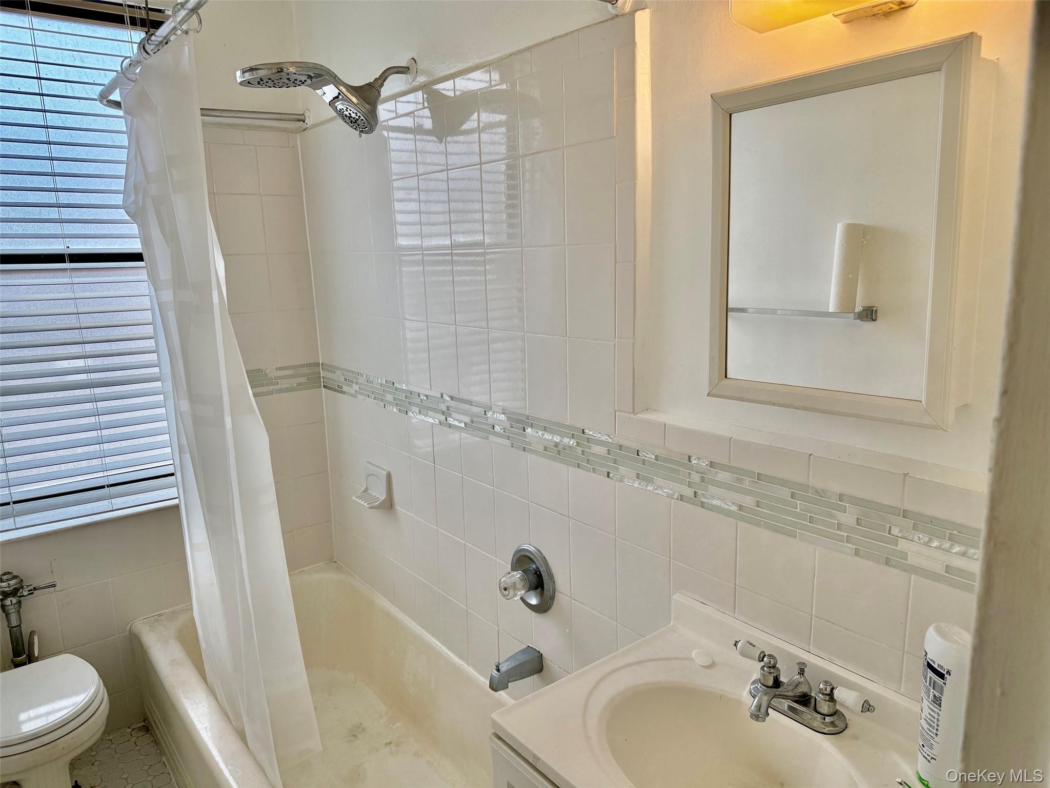 210 Martine Avenue 6l Property Photo 7