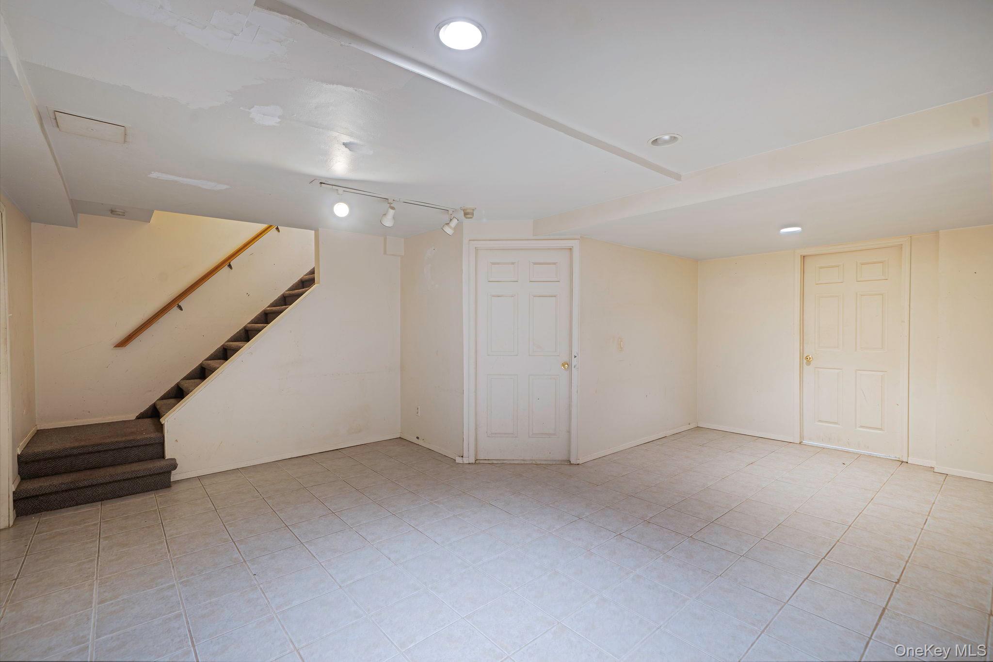 61 Ledgewood Drive Property Photo 25