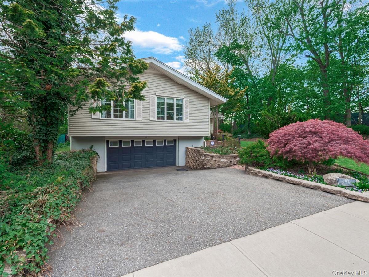 69 Roger Drive Property Photo 2