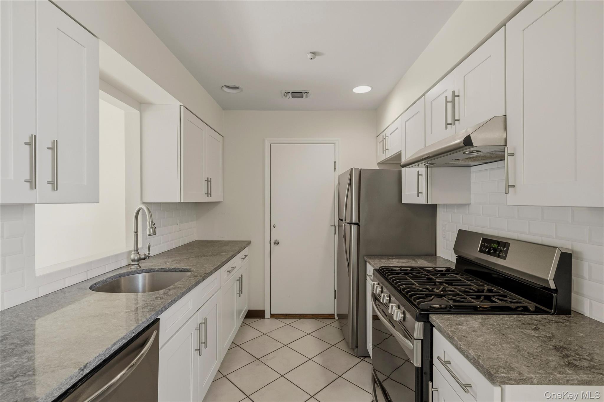 37 Candlestick Court Property Photo 13