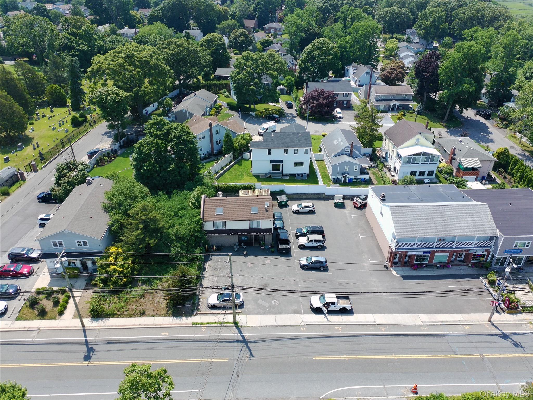 44 Bayville Avenue Property Photo 1
