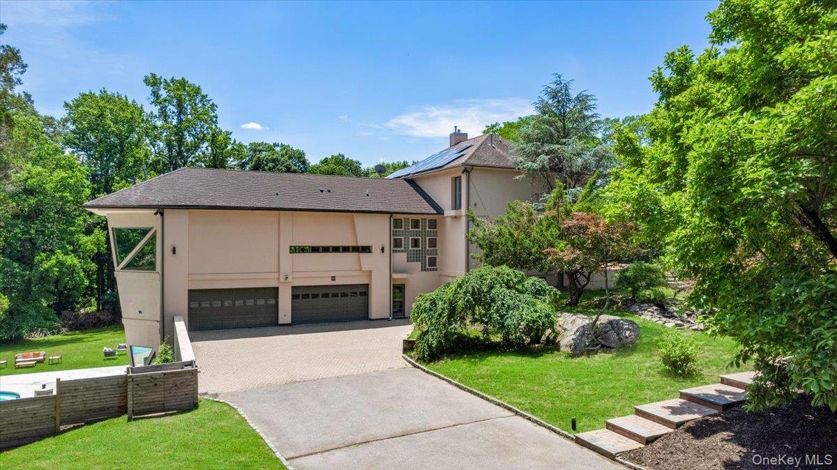 150 Pinecrest Drive Property Photo 3
