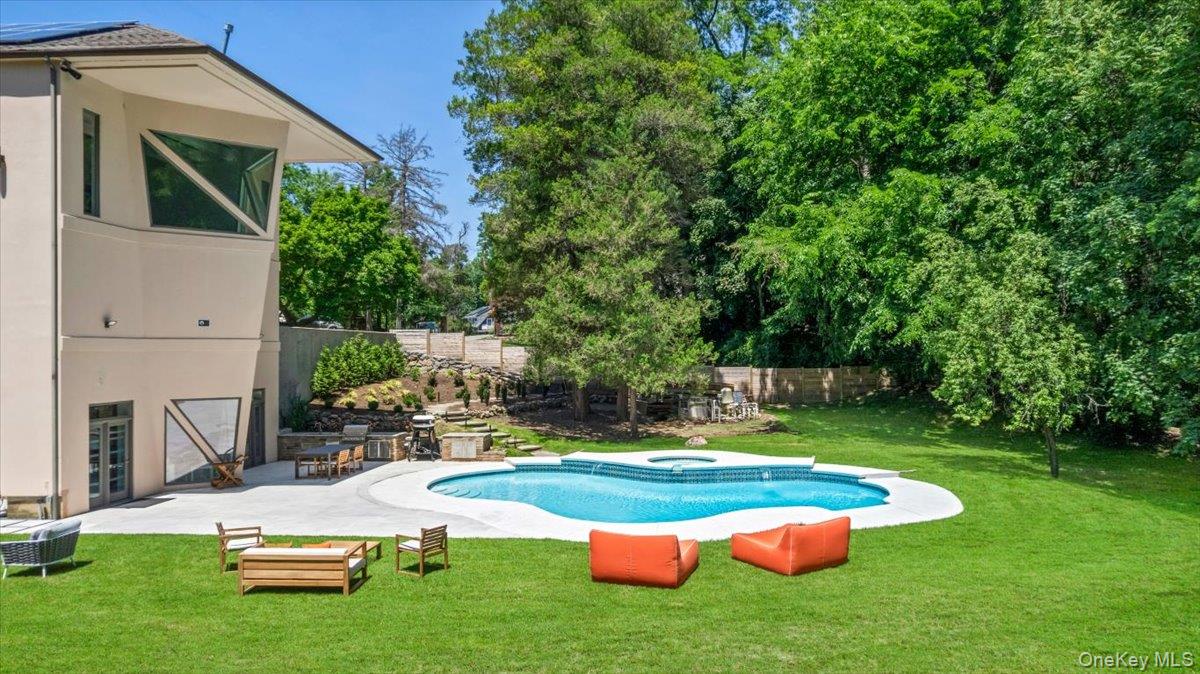 150 Pinecrest Drive Property Photo 40