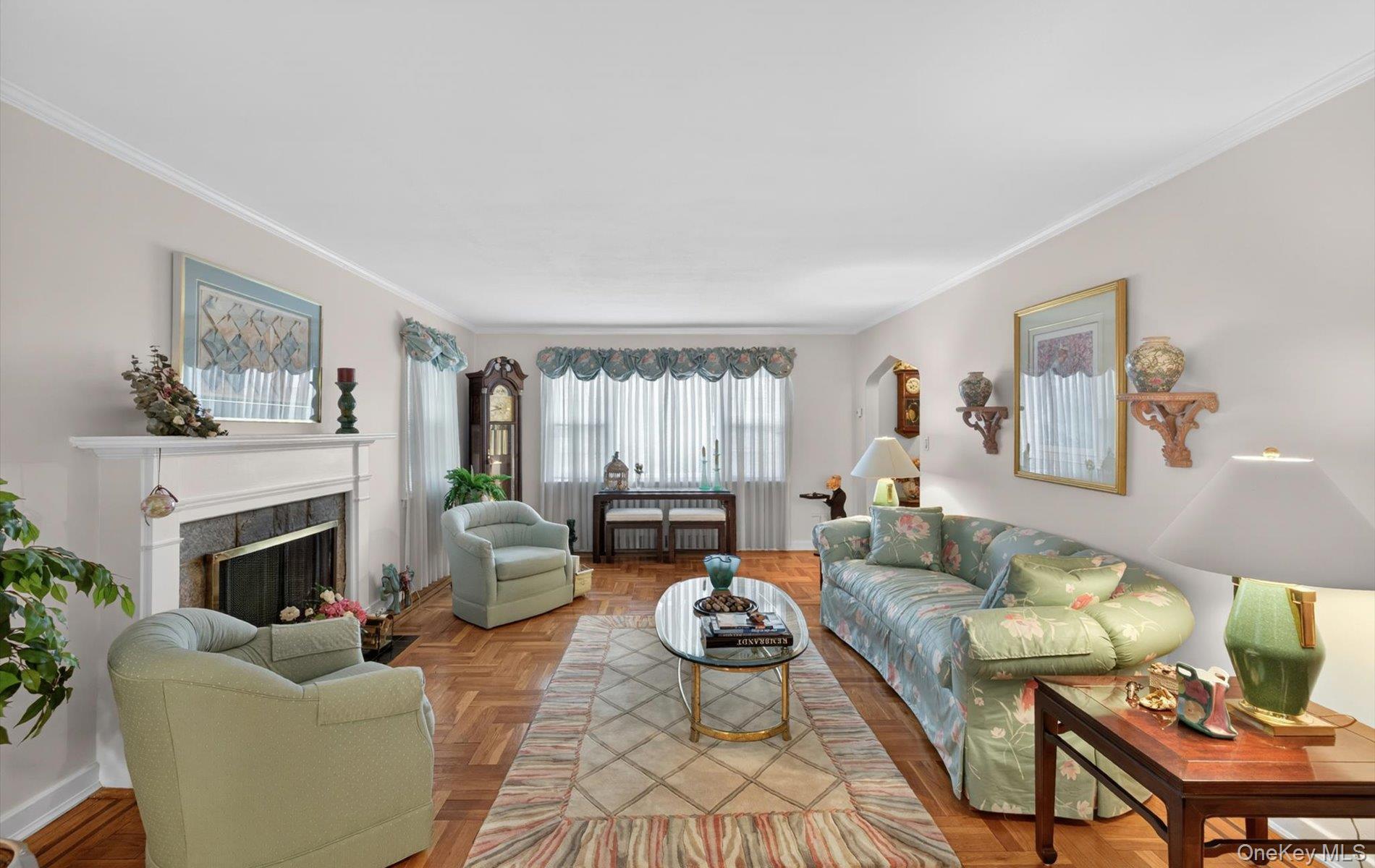 200 Canterbury Gate Property Photo 6