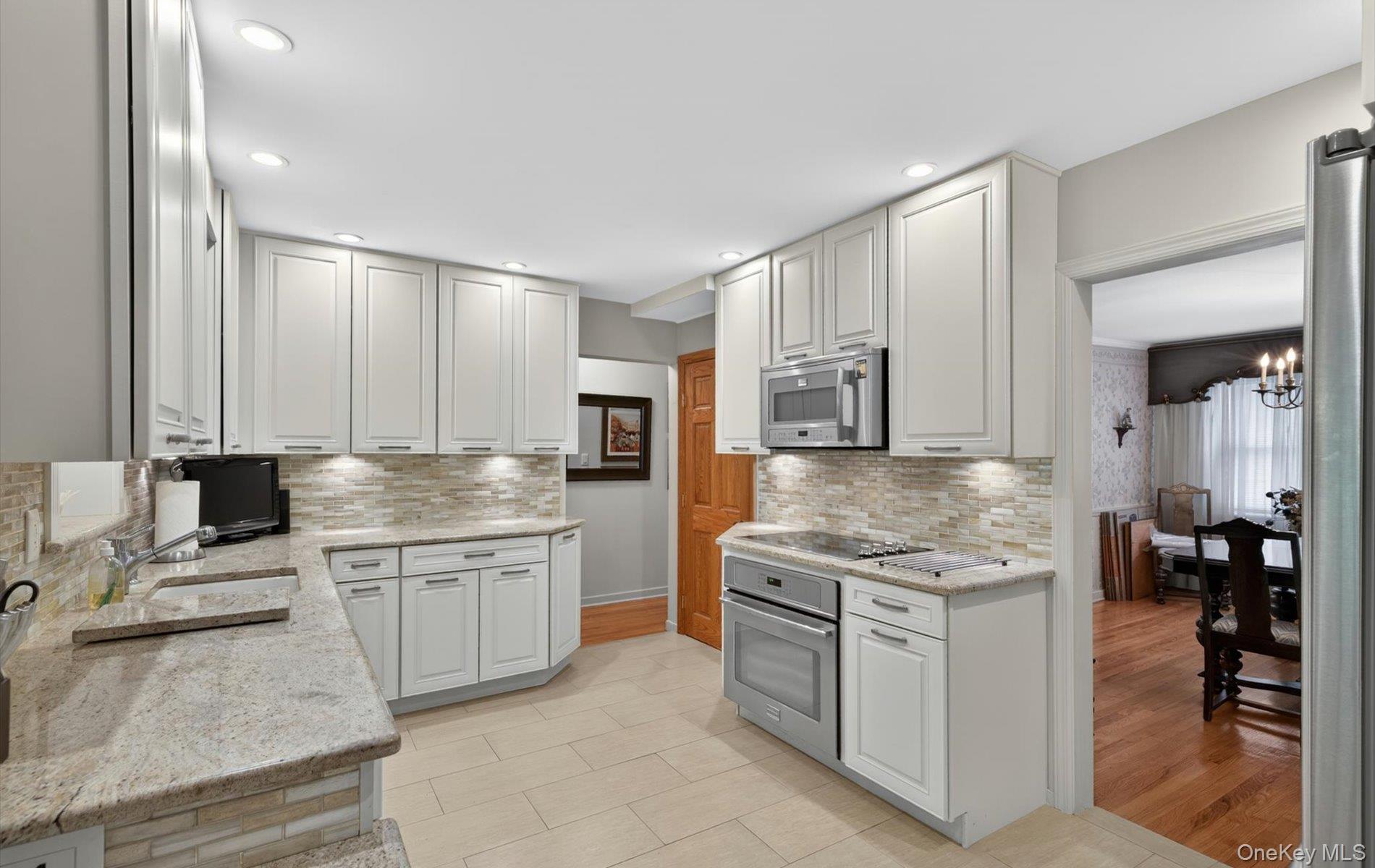 200 Canterbury Gate Property Photo 11