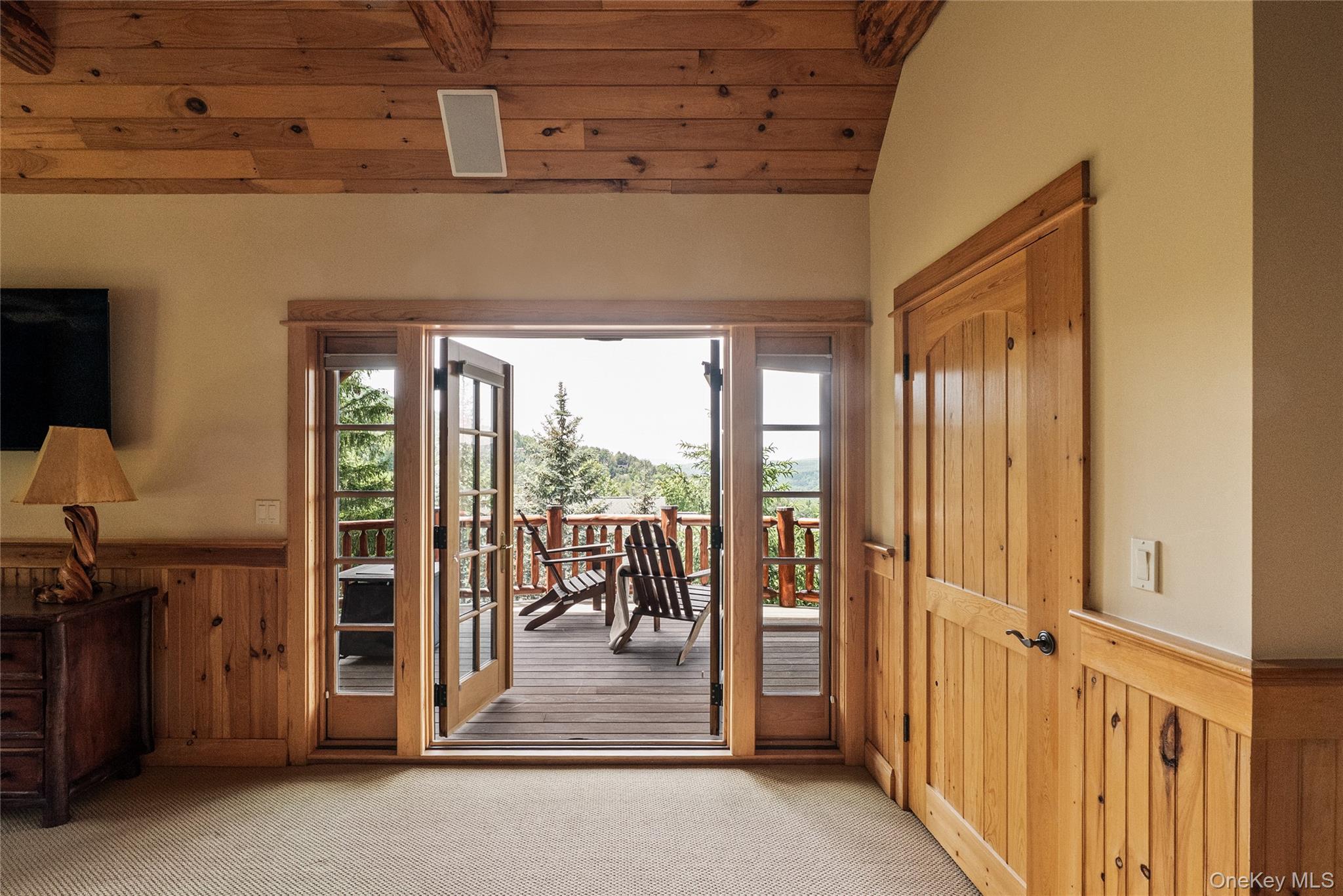 6 White Way Property Photo 32