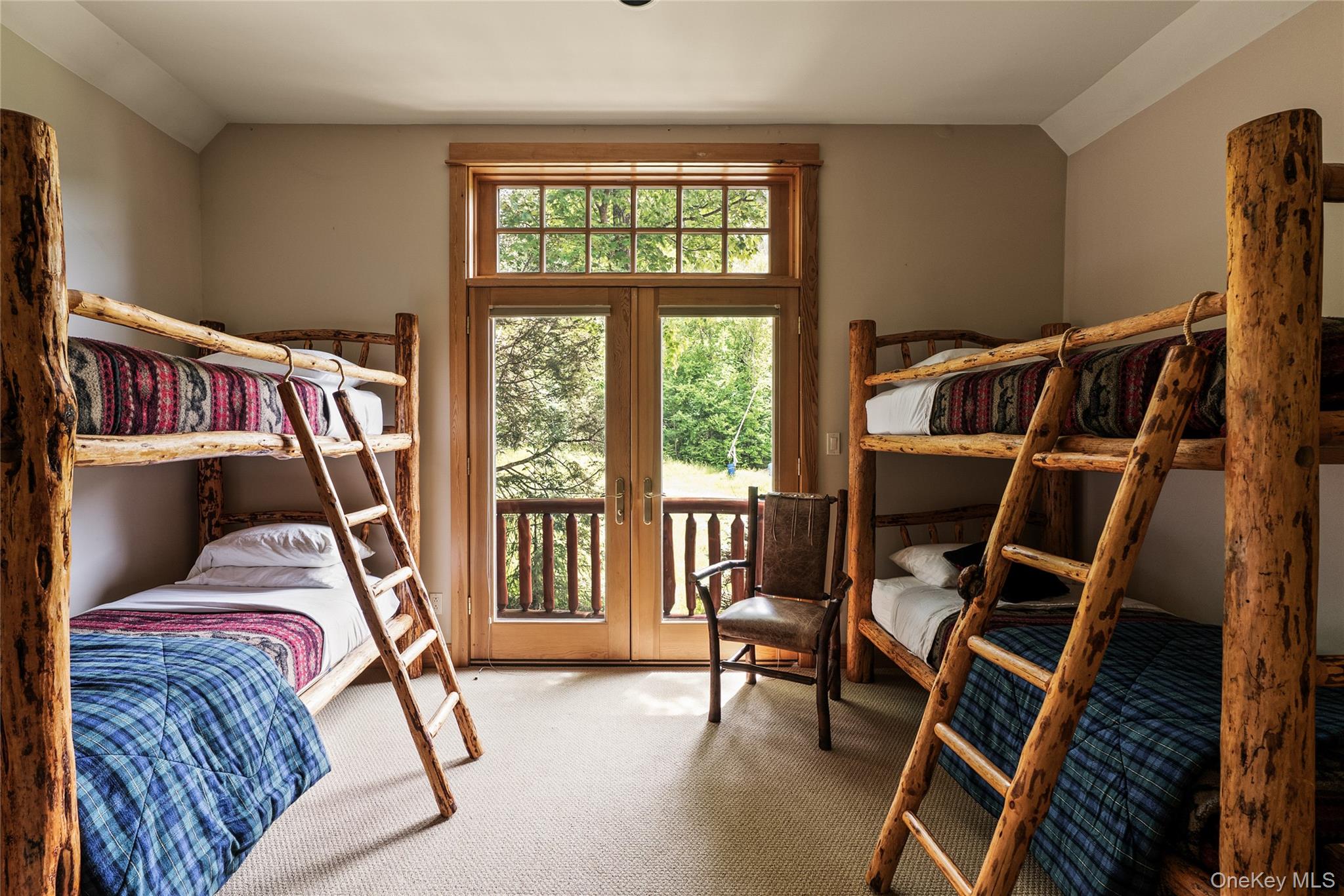 6 White Way Property Photo 39