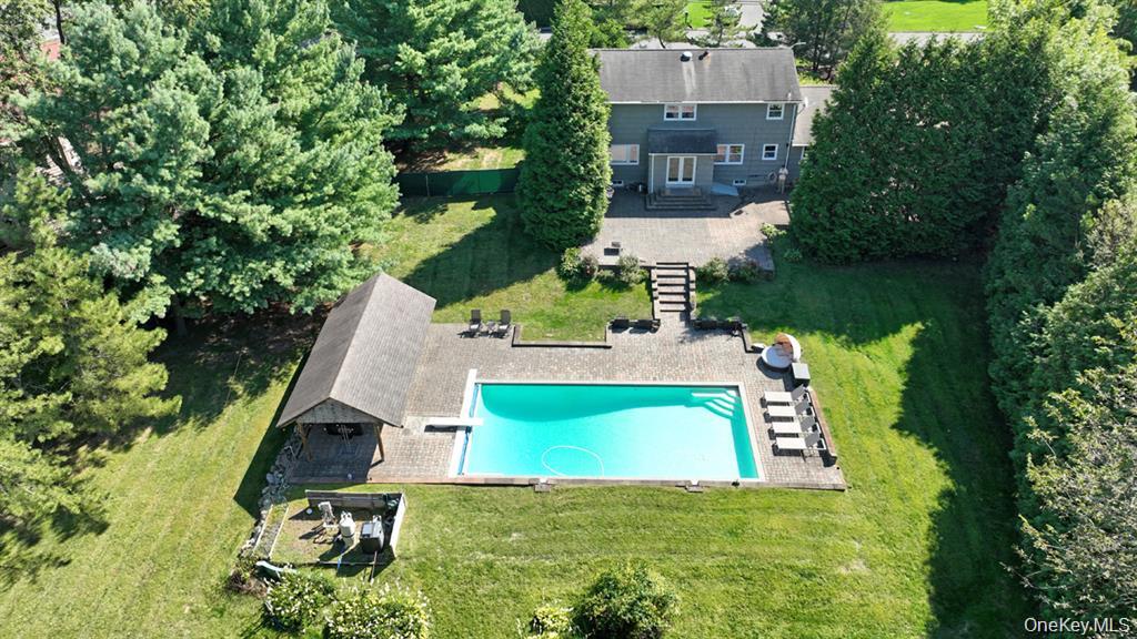 11 Deerwood Road Property Photo 6