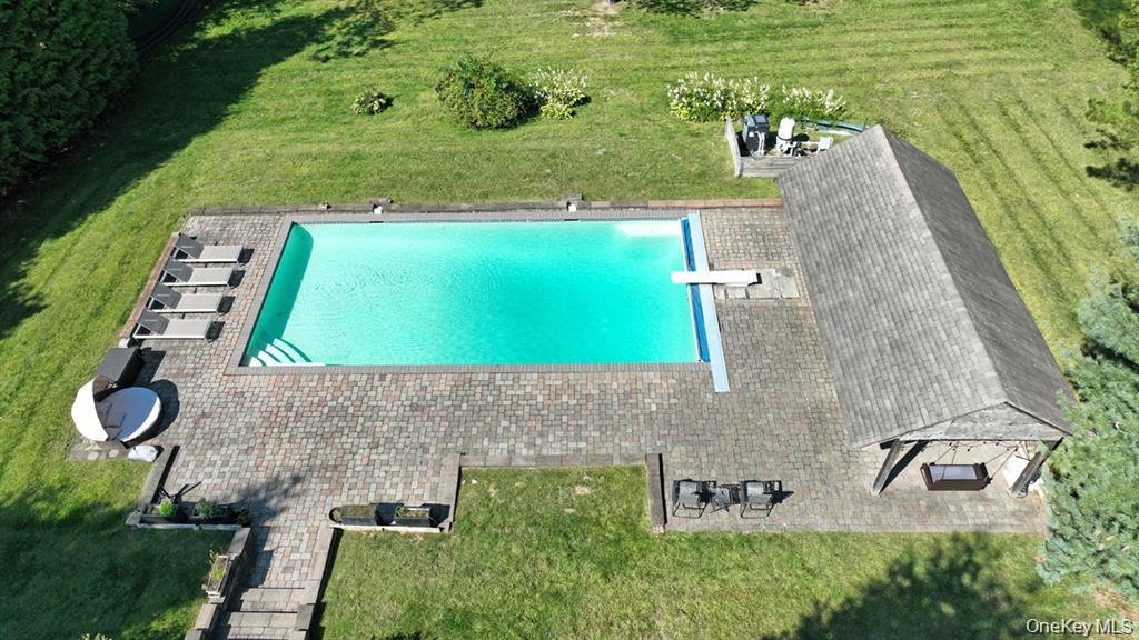 11 Deerwood Road Property Photo 9