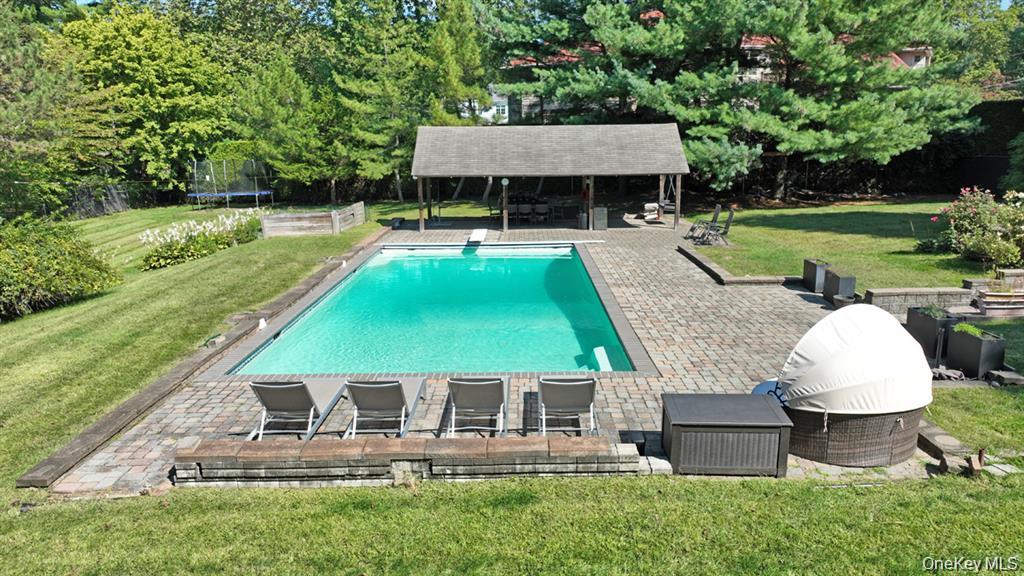 11 Deerwood Road Property Photo 10