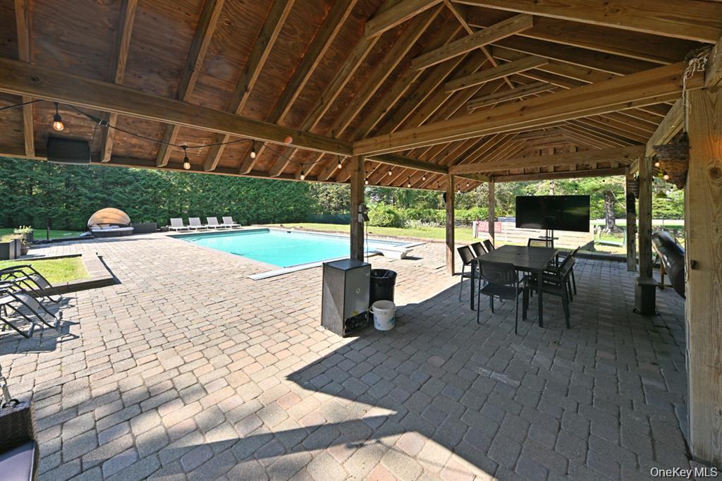 11 Deerwood Road Property Photo 11