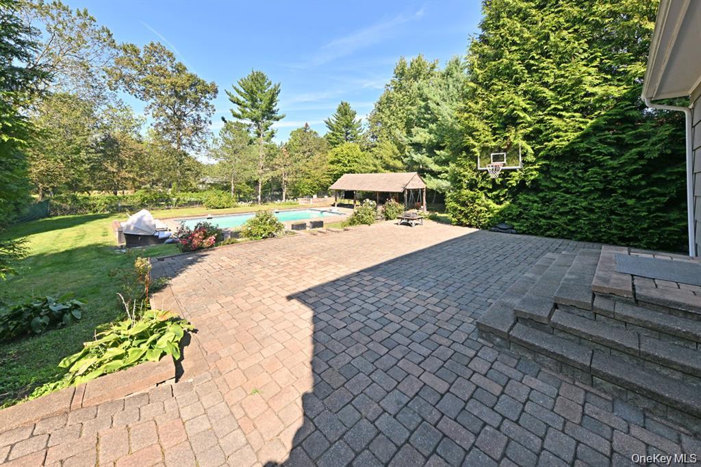 11 Deerwood Road Property Photo 12