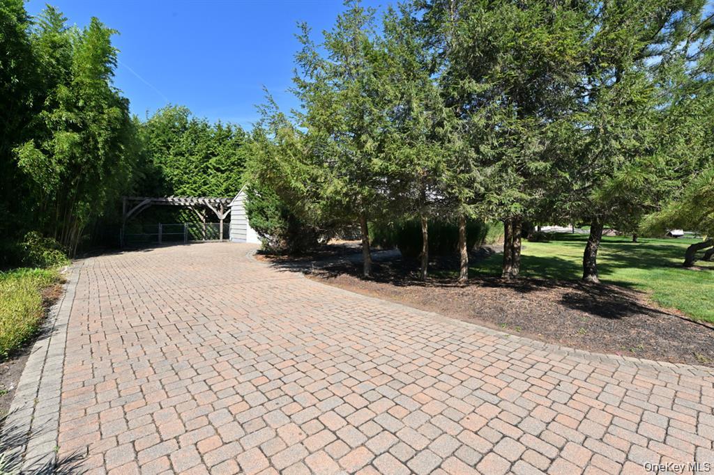 11 Deerwood Road Property Photo 14