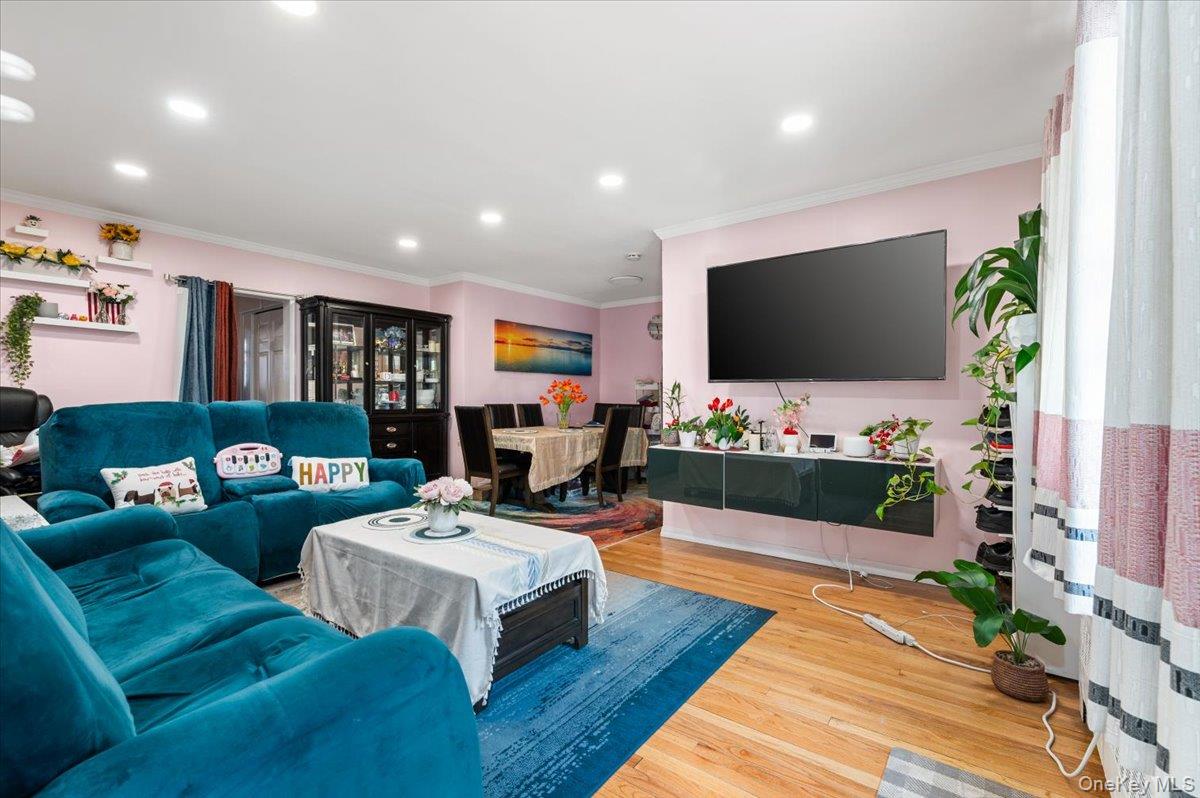 87-29 Marengo Street 1c Property Photo 3