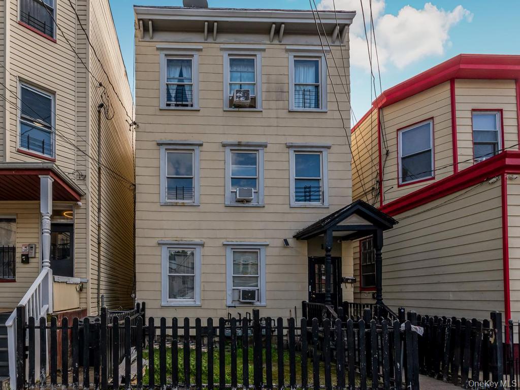 18 Porach Street Property Photo 1