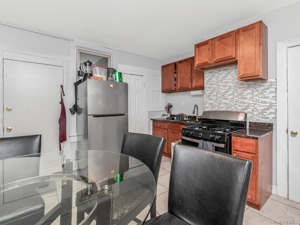 18 Porach Street Property Photo 9